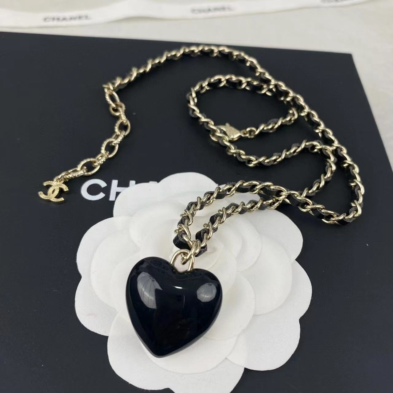 CHANE1 ハートが眩しいカラフルネックレス【50％割引+送料無料】