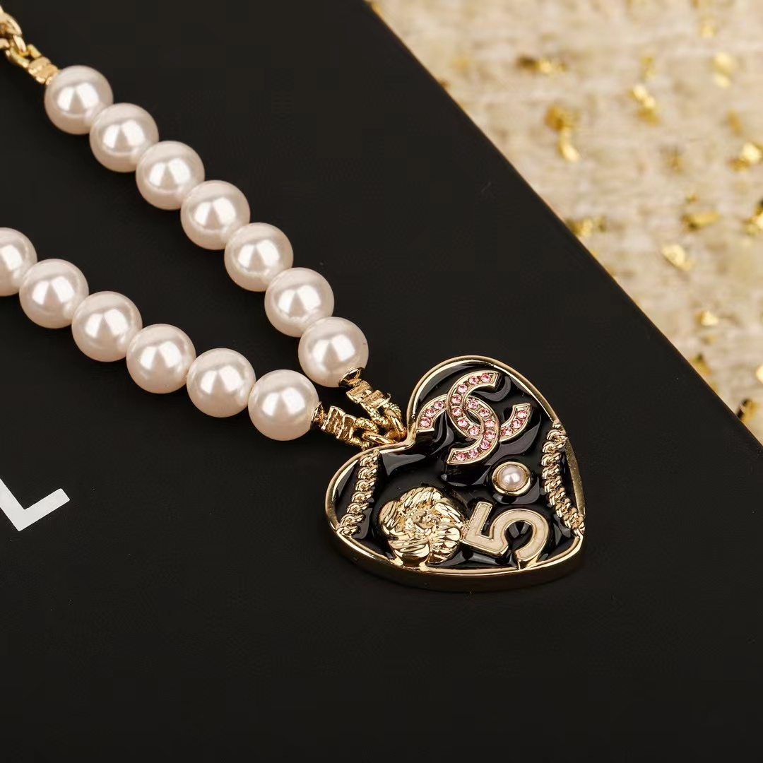 CHANE1 ダブルCパールハートナンバーネックレス【50％割引+送料無料】
