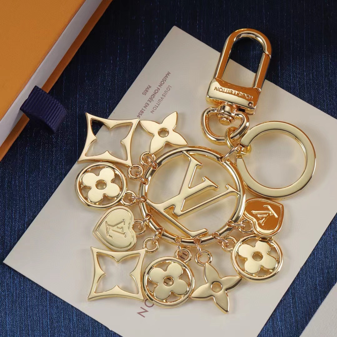 LV 四つ葉のクローバー ハート キーホルダー【50％割引+送料無料】
