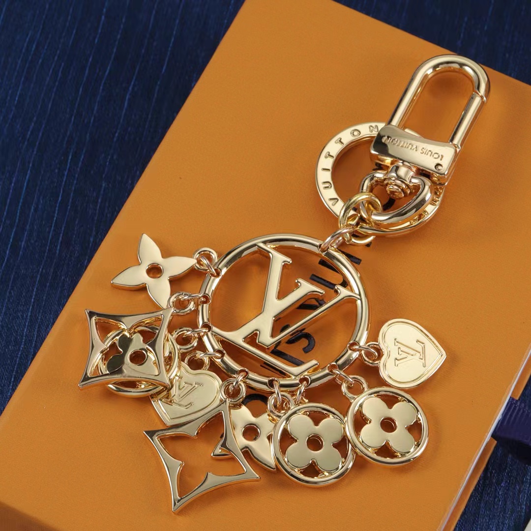 LV 四つ葉のクローバー ハート キーホルダー【50％割引+送料無料】