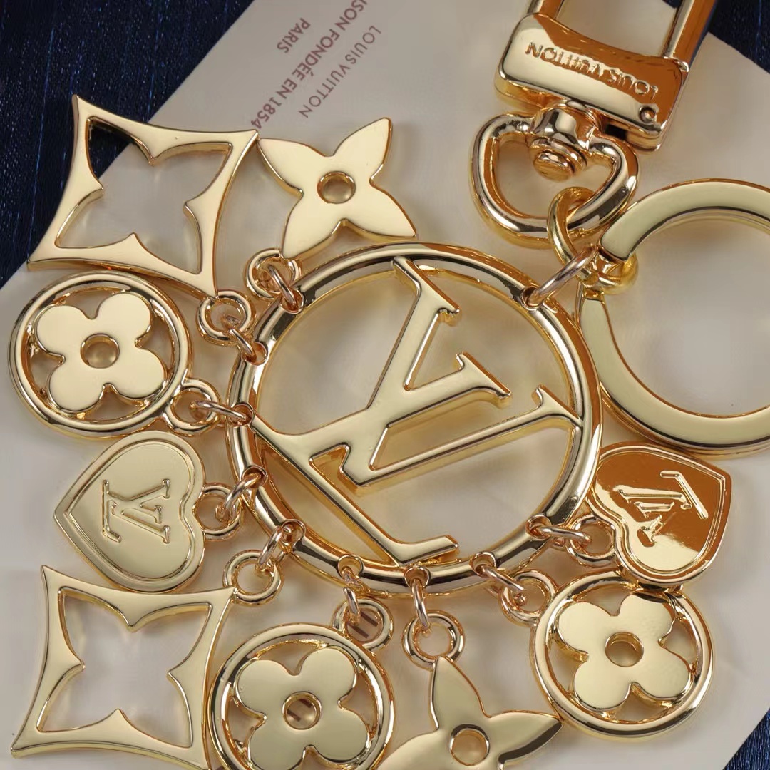 LV 四つ葉のクローバー ハート キーホルダー【50％割引+送料無料】