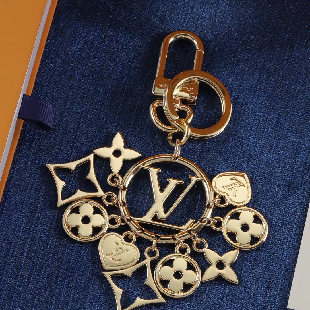 LV 四つ葉のクローバー ハート キーホルダー【50％割引+送料無料】