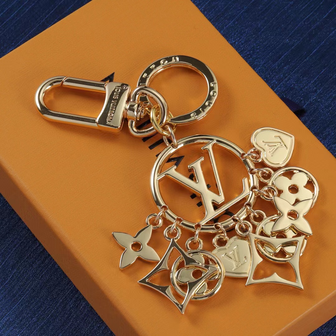 LV 四つ葉のクローバー ハート キーホルダー【50％割引+送料無料】