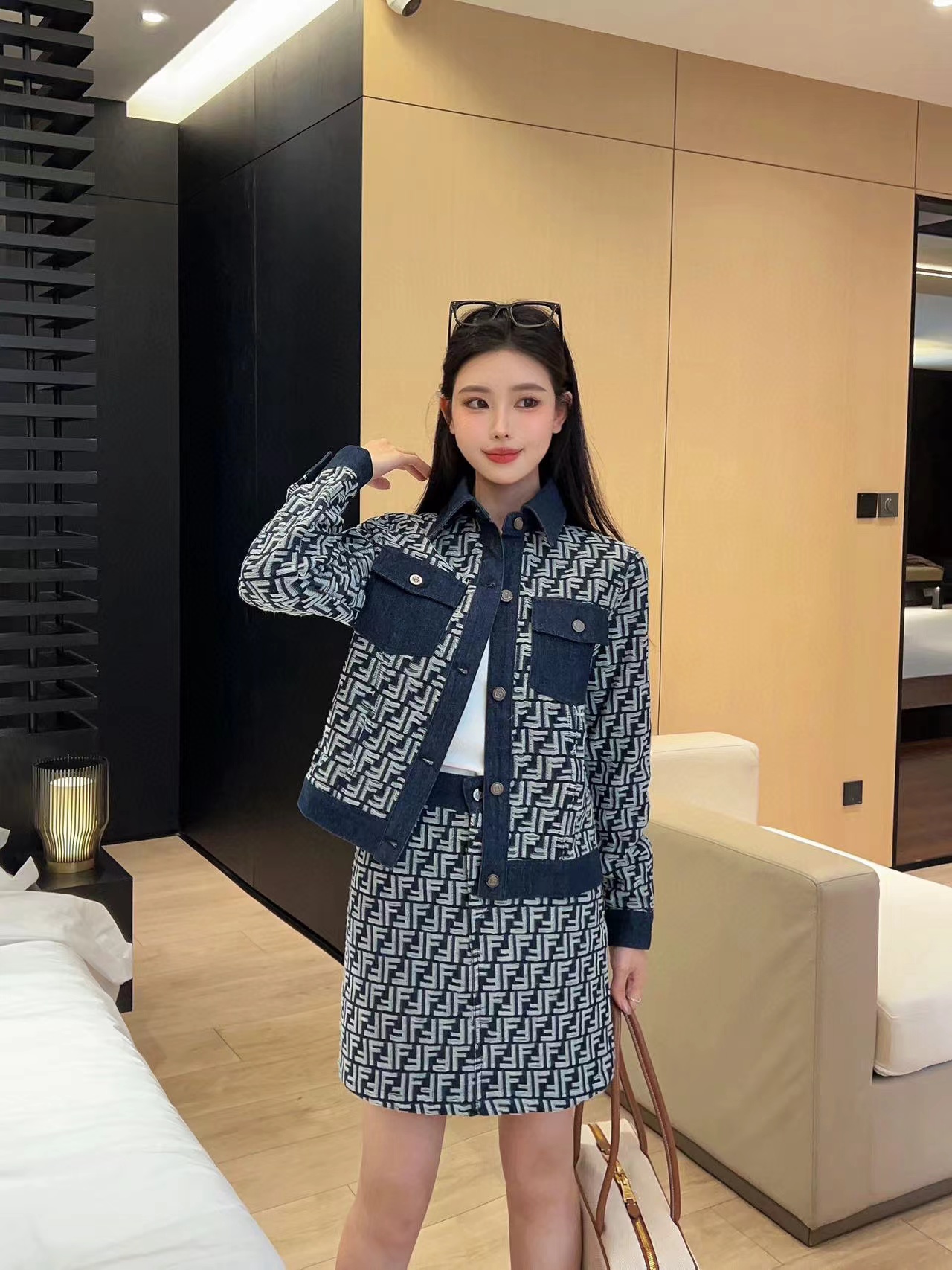 FEND1 高級デニムジャケット+スカート2点セット【50％割引+送料無料】