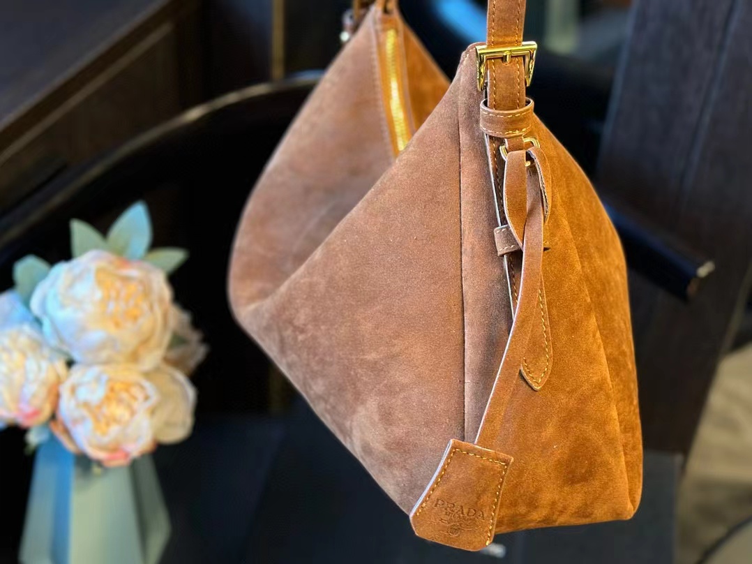 PR4DA 鹿革脇下バッグ【50％割引+送料無料】