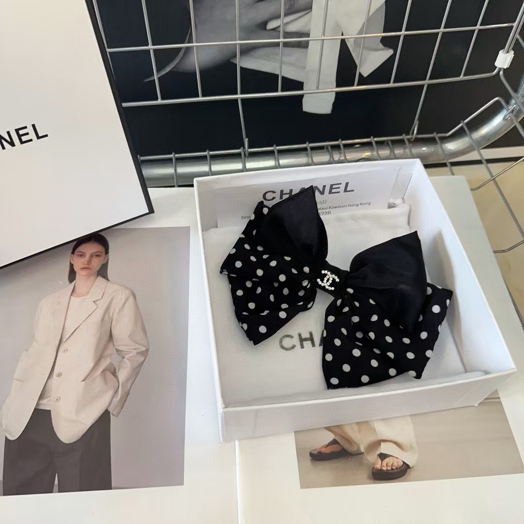 CHANE1 ダブル C ロゴ リボン ポルカドット ヘアクリップ【50％割引+送料無料】