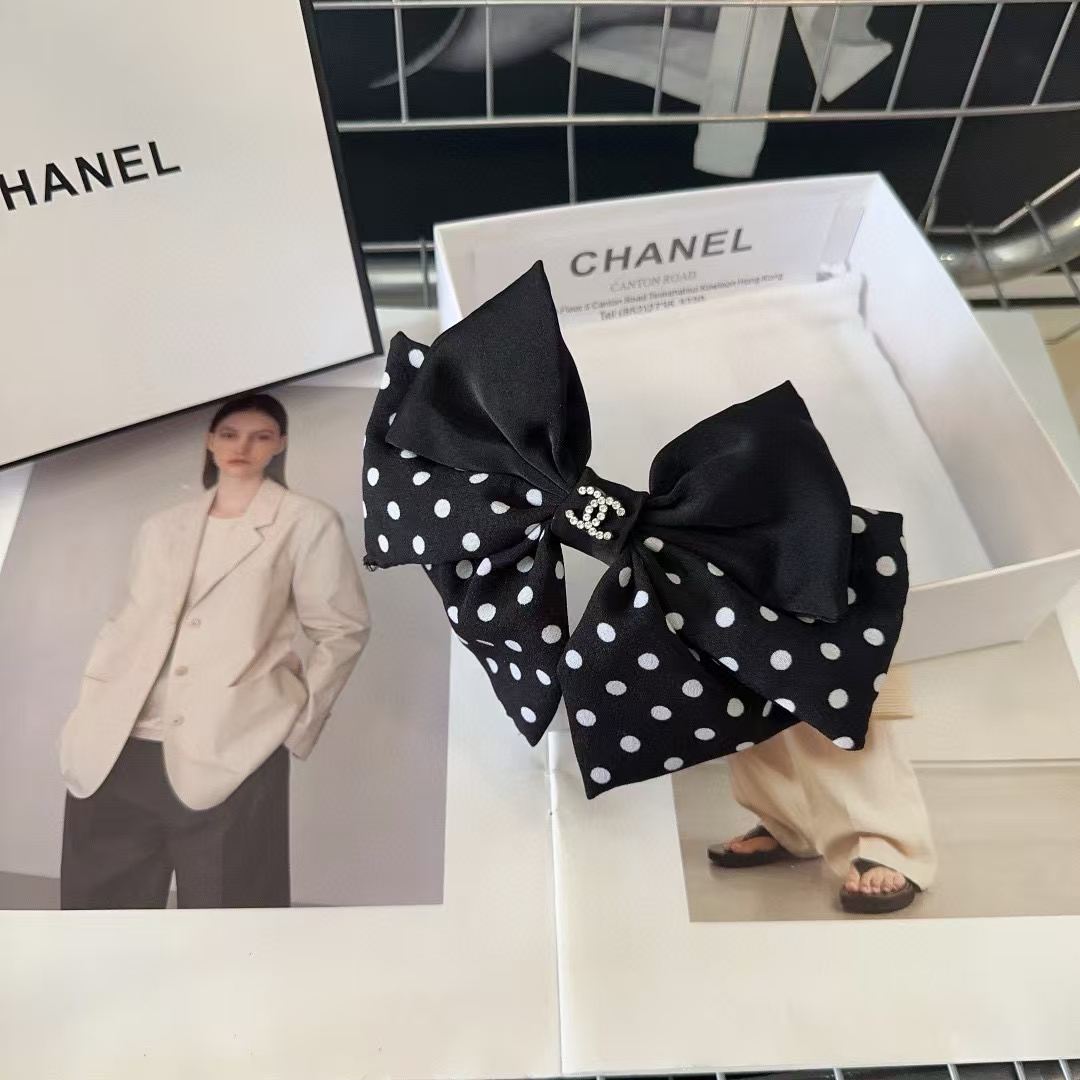 CHANE1 ダブル C ロゴ リボン ポルカドット ヘアクリップ【50％割引+送料無料】