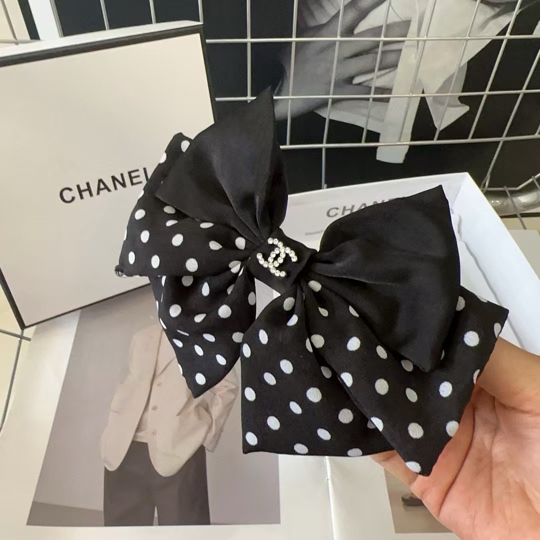 CHANE1 ダブル C ロゴ リボン ポルカドット ヘアクリップ【50％割引+送料無料】