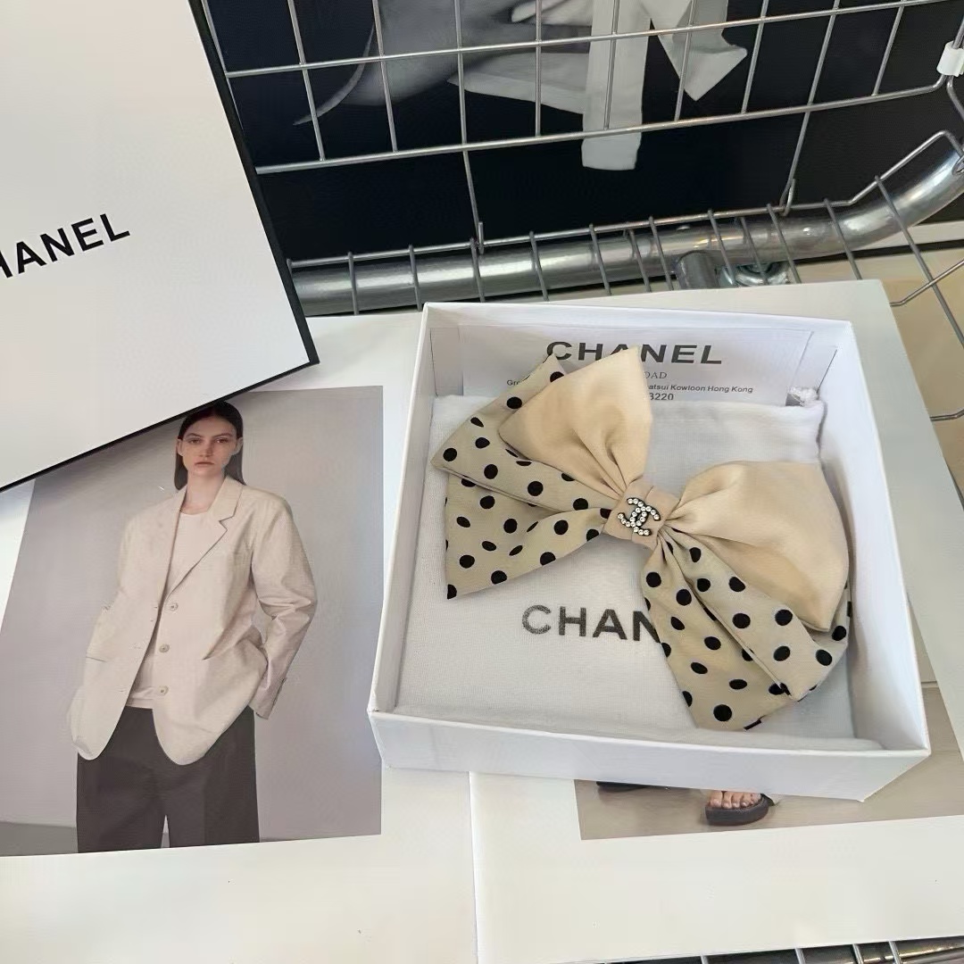 CHANE1 ダブル C ロゴ リボン ポルカドット ヘアクリップ【50％割引+送料無料】