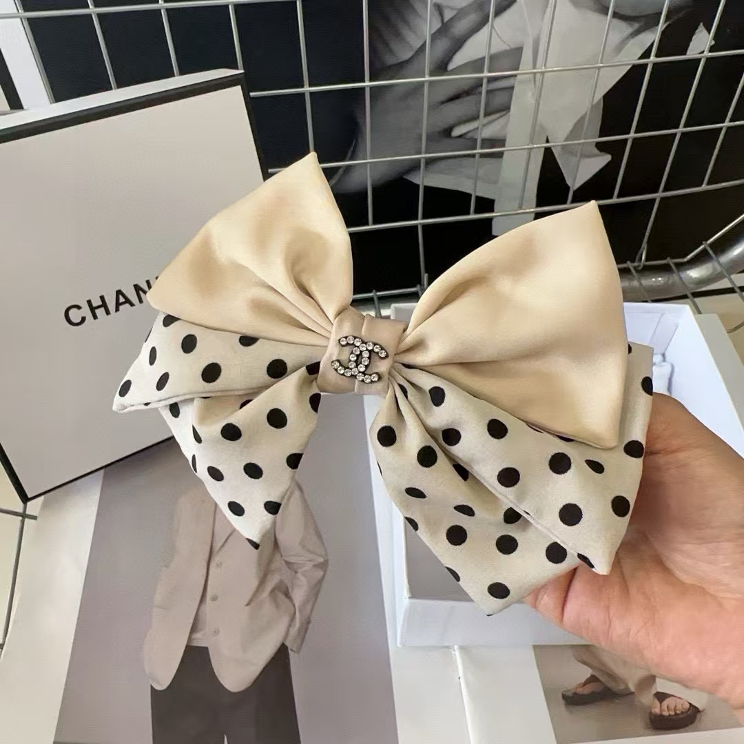 CHANE1 ダブル C ロゴ リボン ポルカドット ヘアクリップ【50％割引+送料無料】