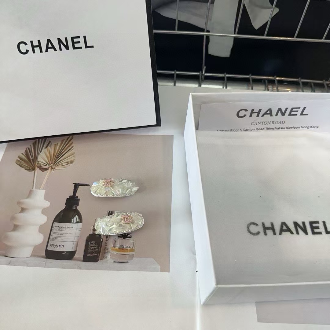 CHANE1 ダイヤモンドエッジ前髪ヘアクリップ ペア【50％割引+送料無料】