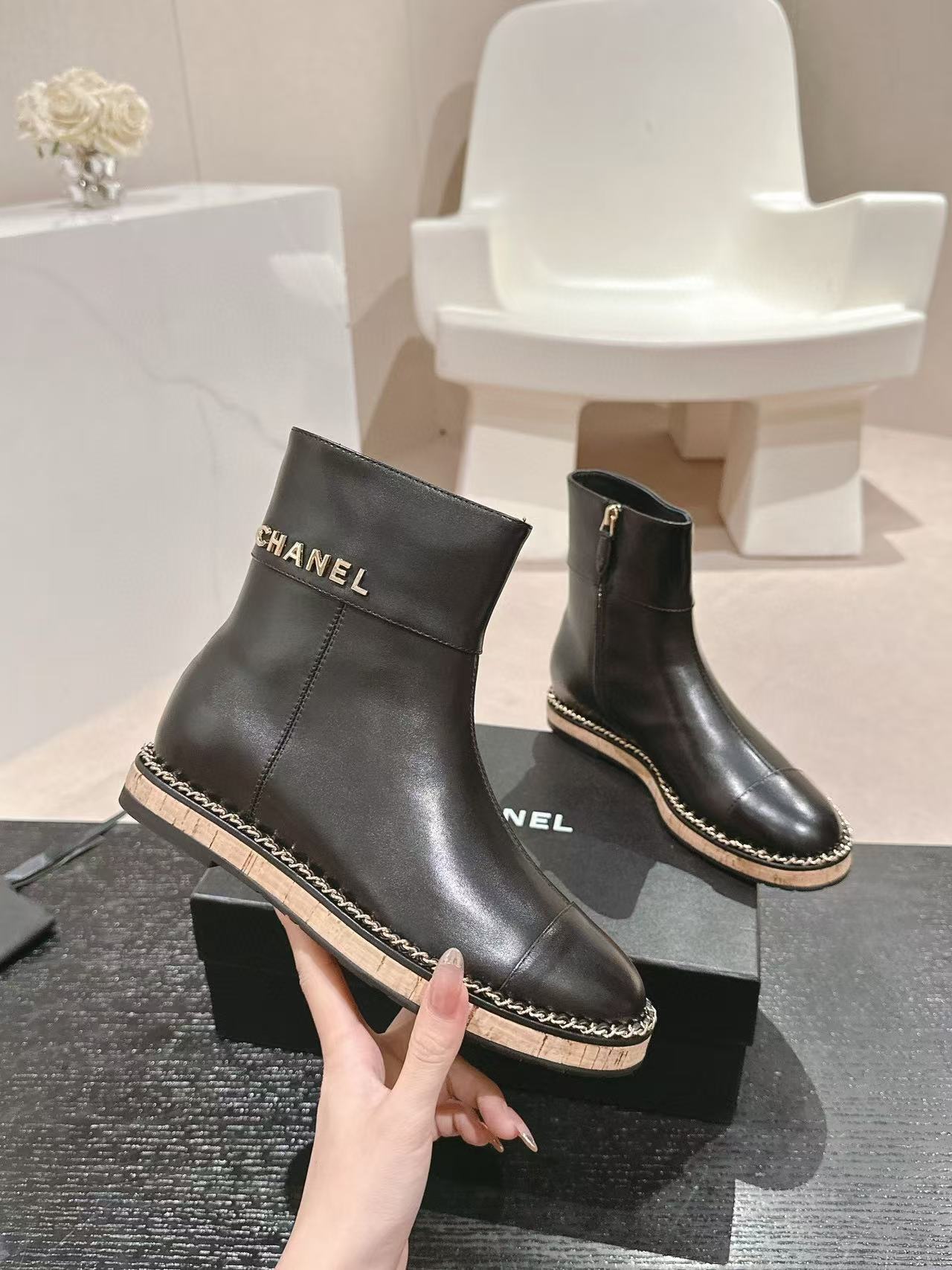 CHANE1 高級レターチェーンシープスキンブーツ【50％割引+送料無料】