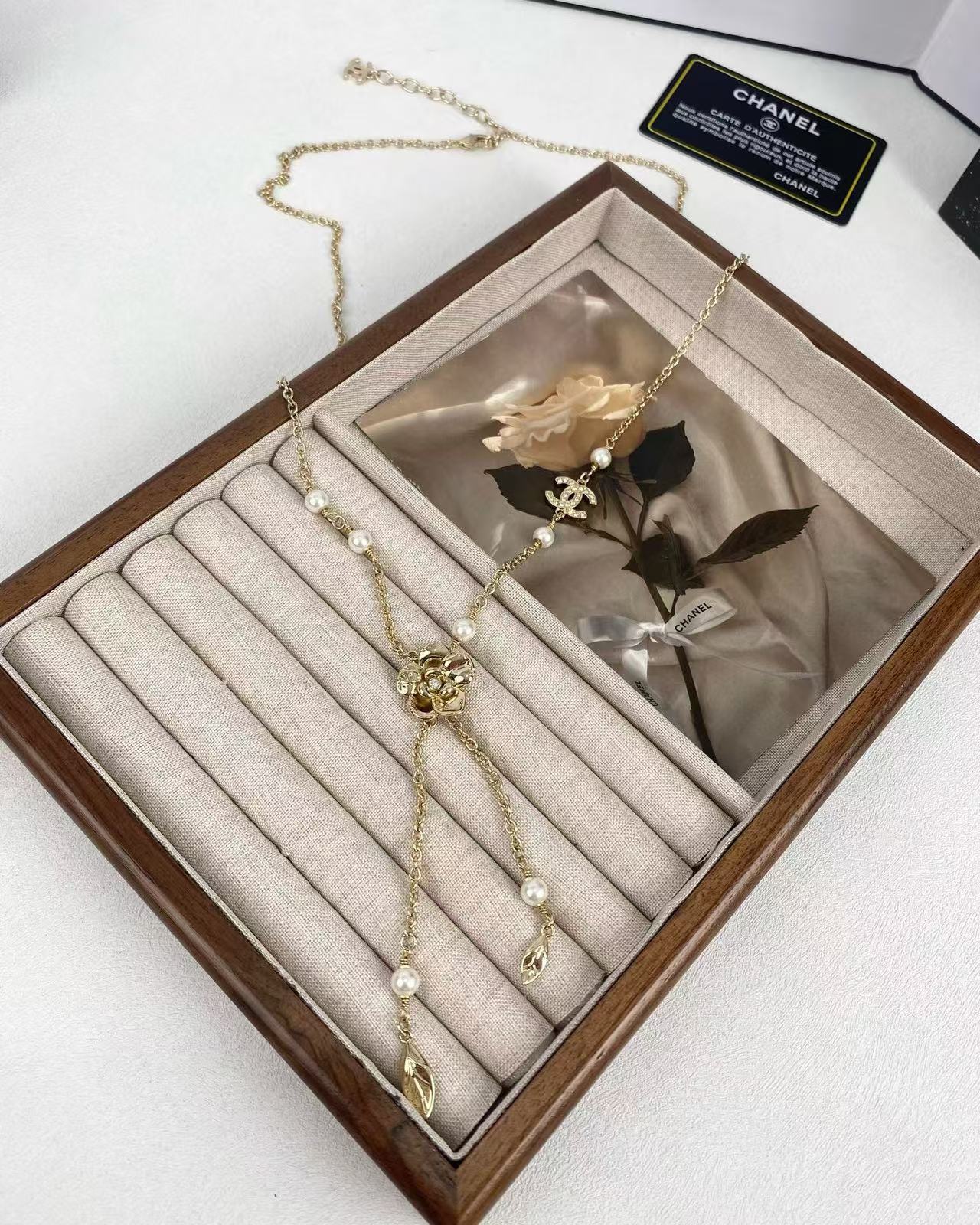 CHANE1 カメリアメタルリーフタッセルネックレス【50％割引+送料無料】