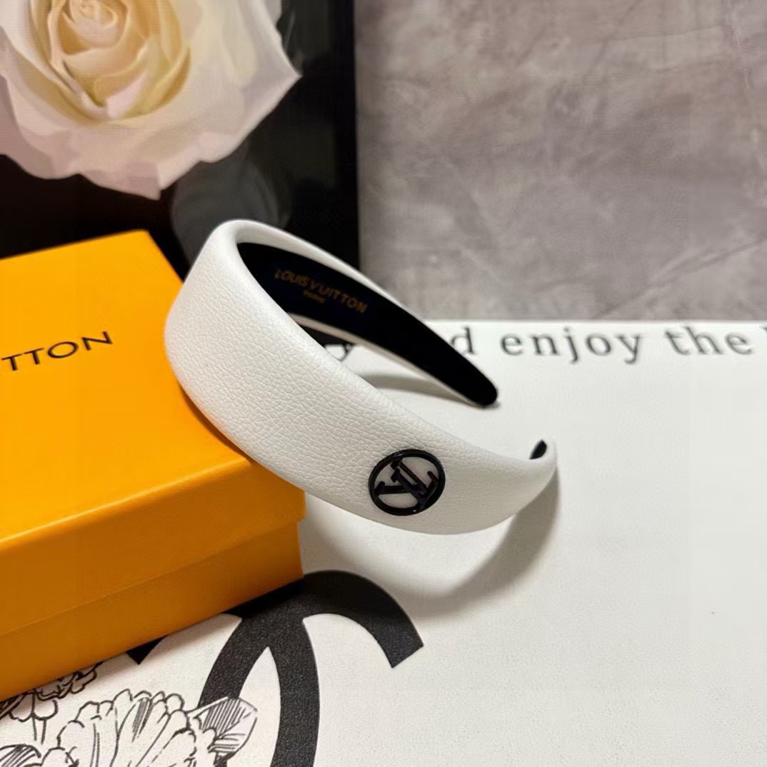 LV シンプルロゴ カチューシャ【50％割引+送料無料】