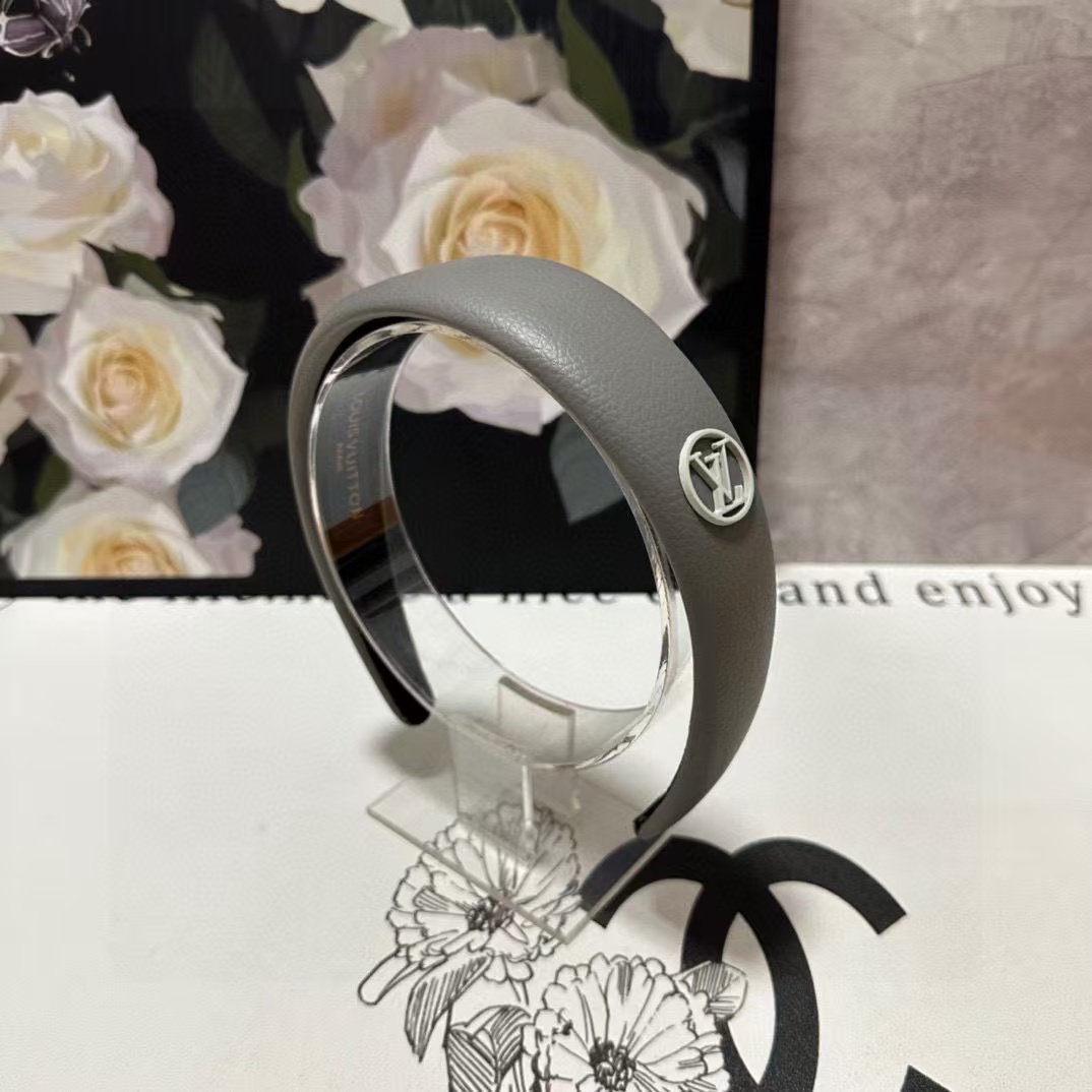 LV シンプルロゴ カチューシャ【50％割引+送料無料】