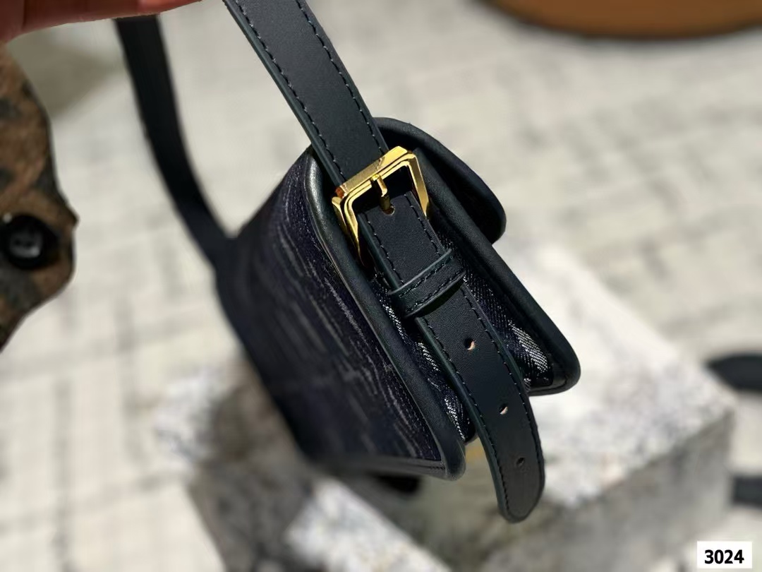 DI0R MISS脇の下のバッグ【50％割引+送料無料】