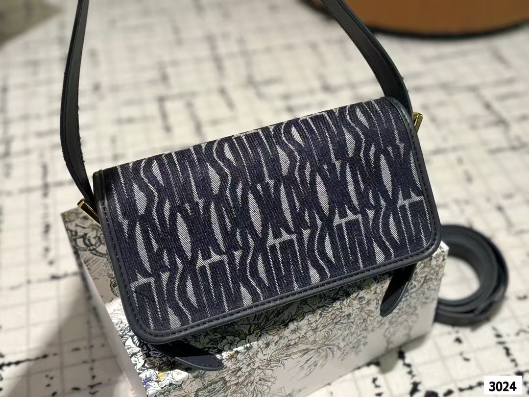 DI0R MISS脇の下のバッグ【50％割引+送料無料】