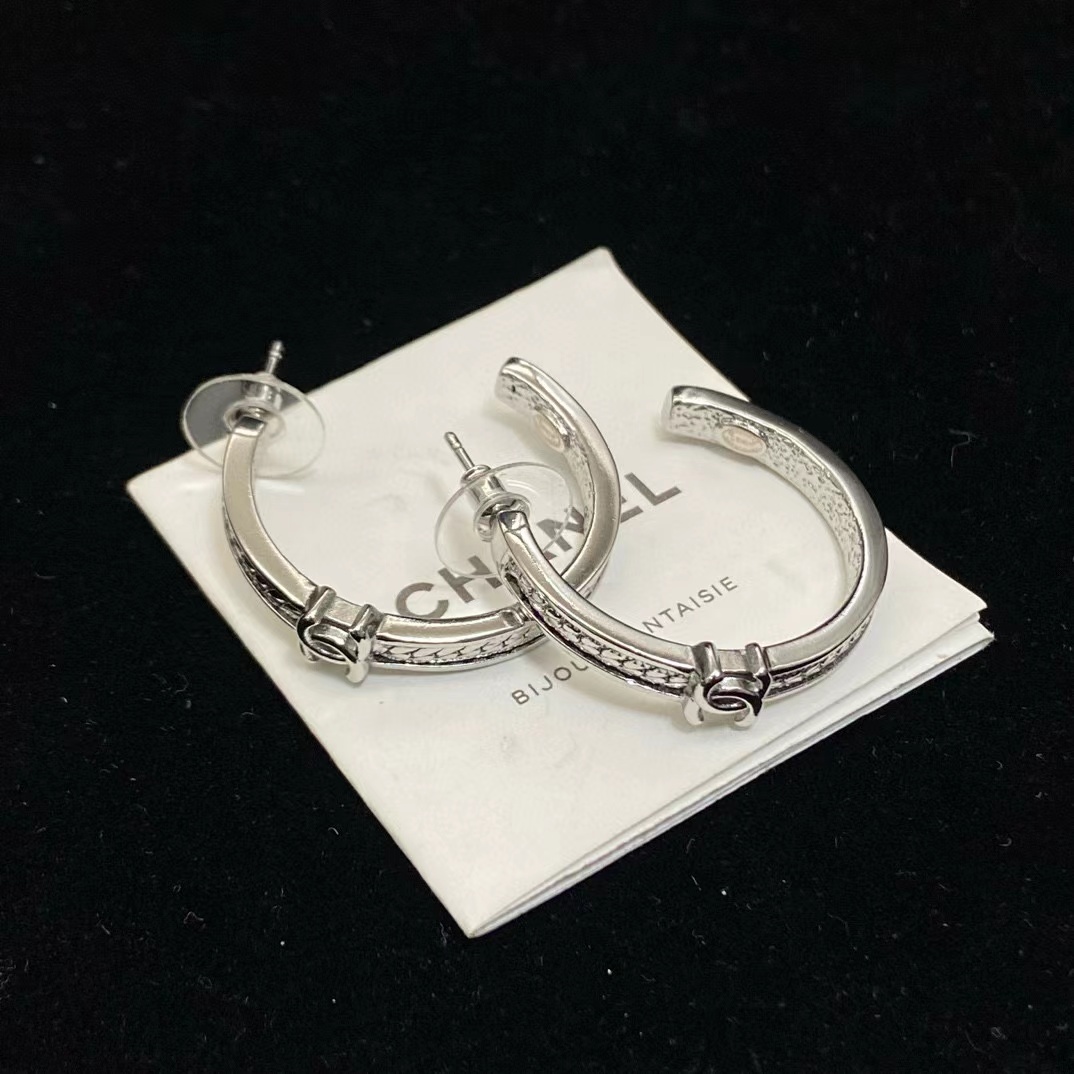CHANE1 ダブルC ハーフサークル イヤリング【50％割引+送料無料】