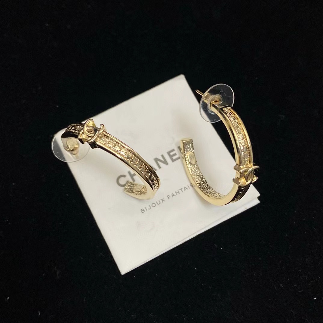 CHANE1 ダブルC ハーフサークル イヤリング【50％割引+送料無料】