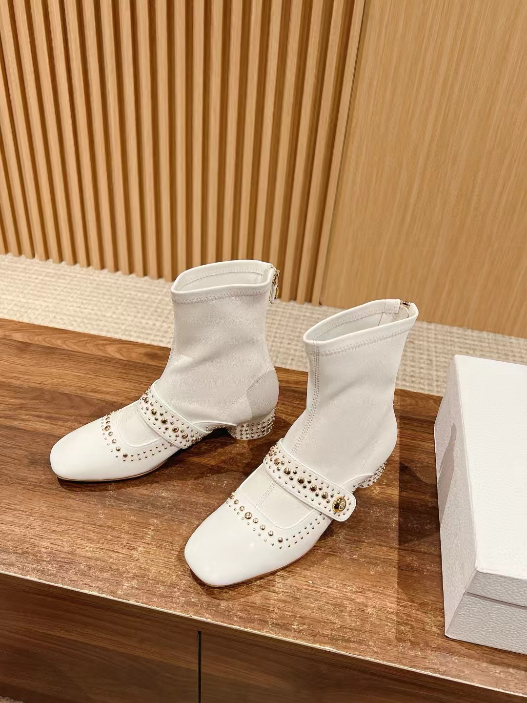 DI0R 高品質 CD ロゴ ビーズ ジッパー ブーツ【50％割引+送料無料】