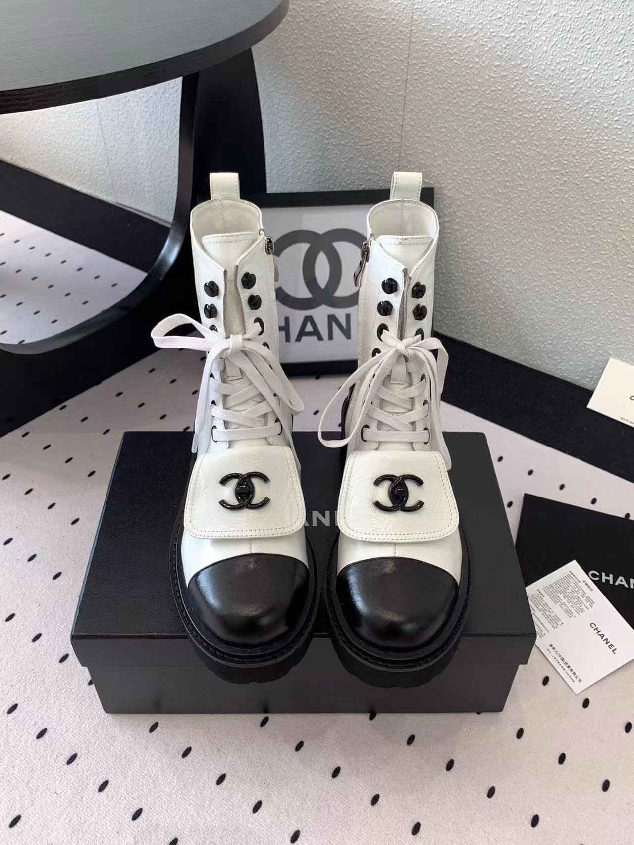 CHANE1 高品質レースアップマーティンブーツ【50％割引+送料無料】