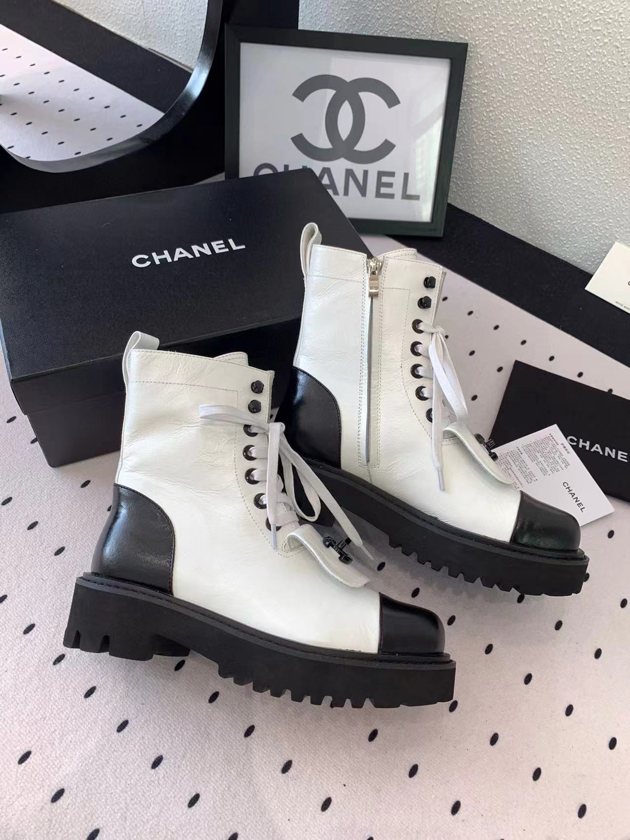 CHANE1 高品質レースアップマーティンブーツ【50％割引+送料無料】