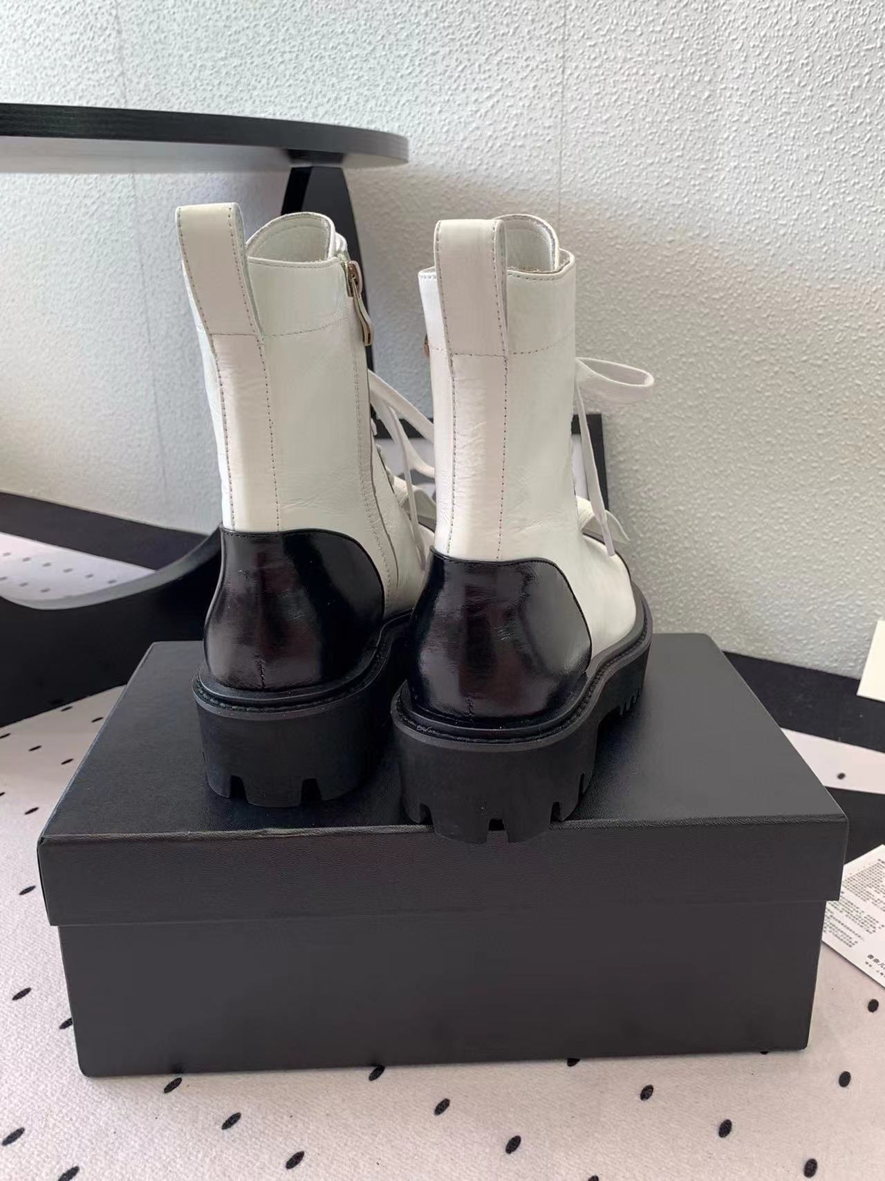 CHANE1 高品質レースアップマーティンブーツ【50％割引+送料無料】