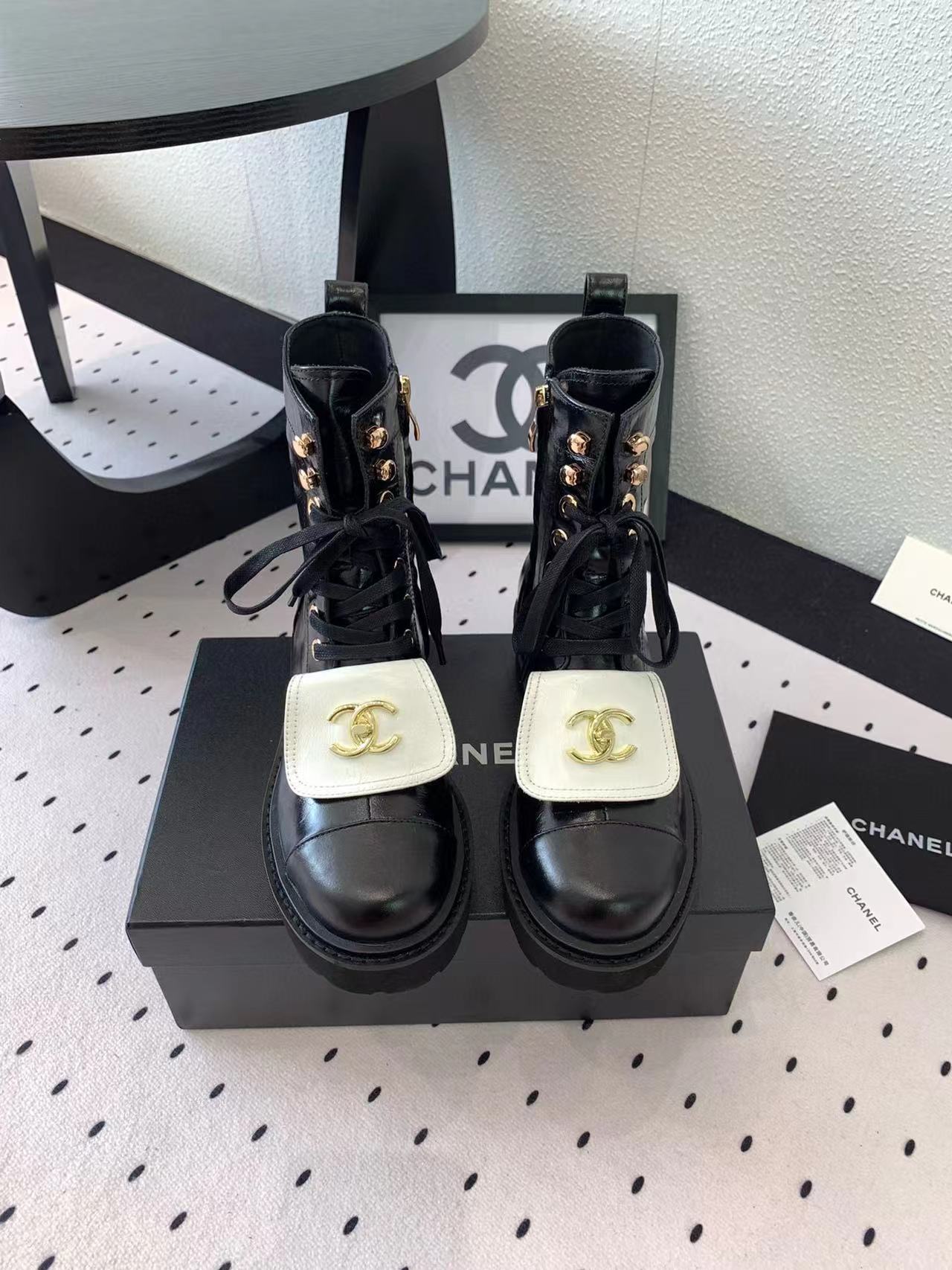 CHANE1 高品質レースアップマーティンブーツ【50％割引+送料無料】