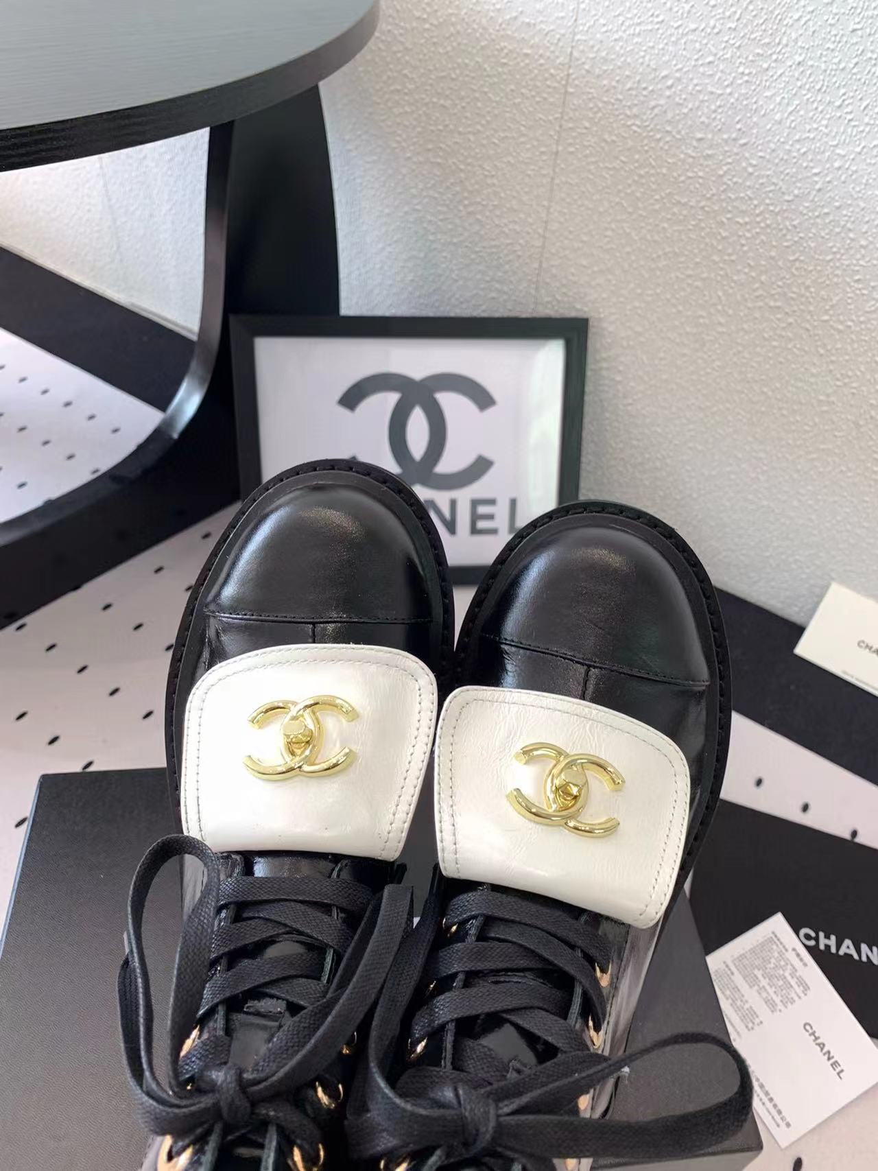 CHANE1 高品質レースアップマーティンブーツ【50％割引+送料無料】