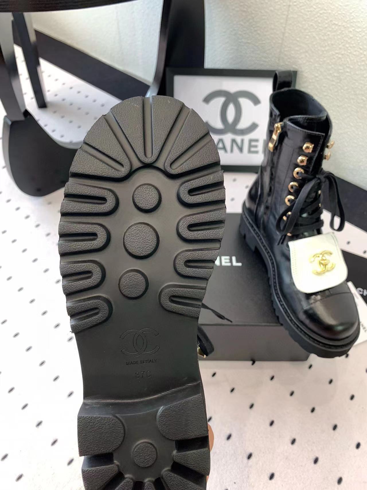 CHANE1 高品質レースアップマーティンブーツ【50％割引+送料無料】