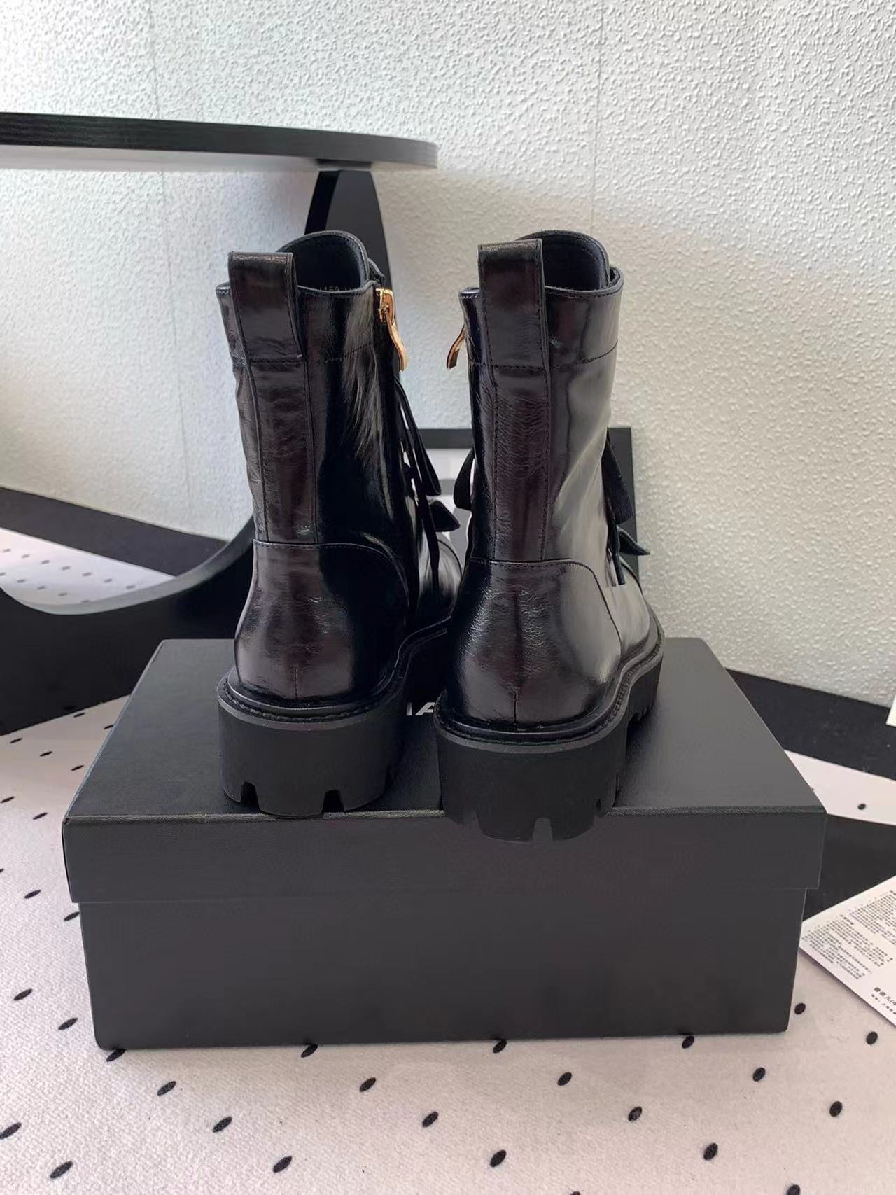 CHANE1 高品質レースアップマーティンブーツ【50％割引+送料無料】