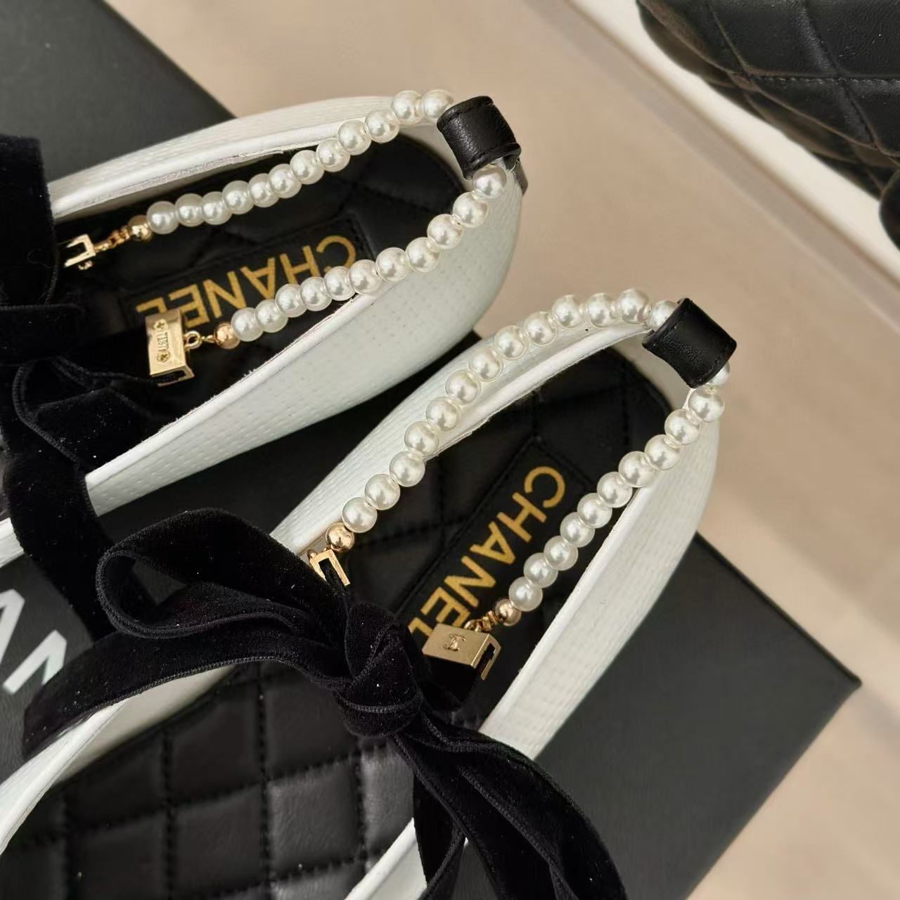 CHANE1 高品質カラーブロックパールフラットシューズ【50％割引+送料無料】