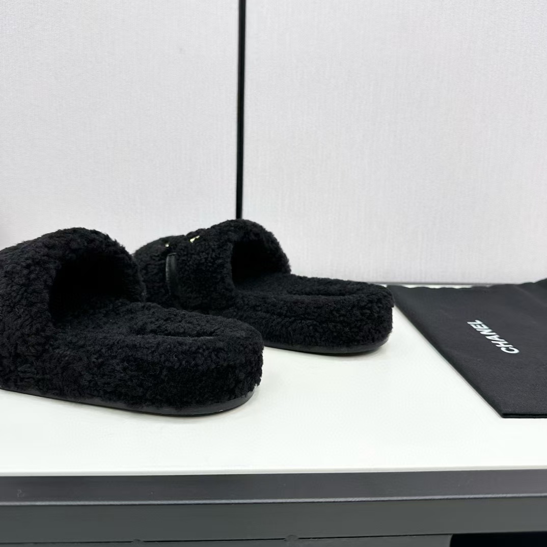 CHANE1 高品質 ダブル C ラージ ロゴ ラムウール スリッパ【50％割引+送料無料】