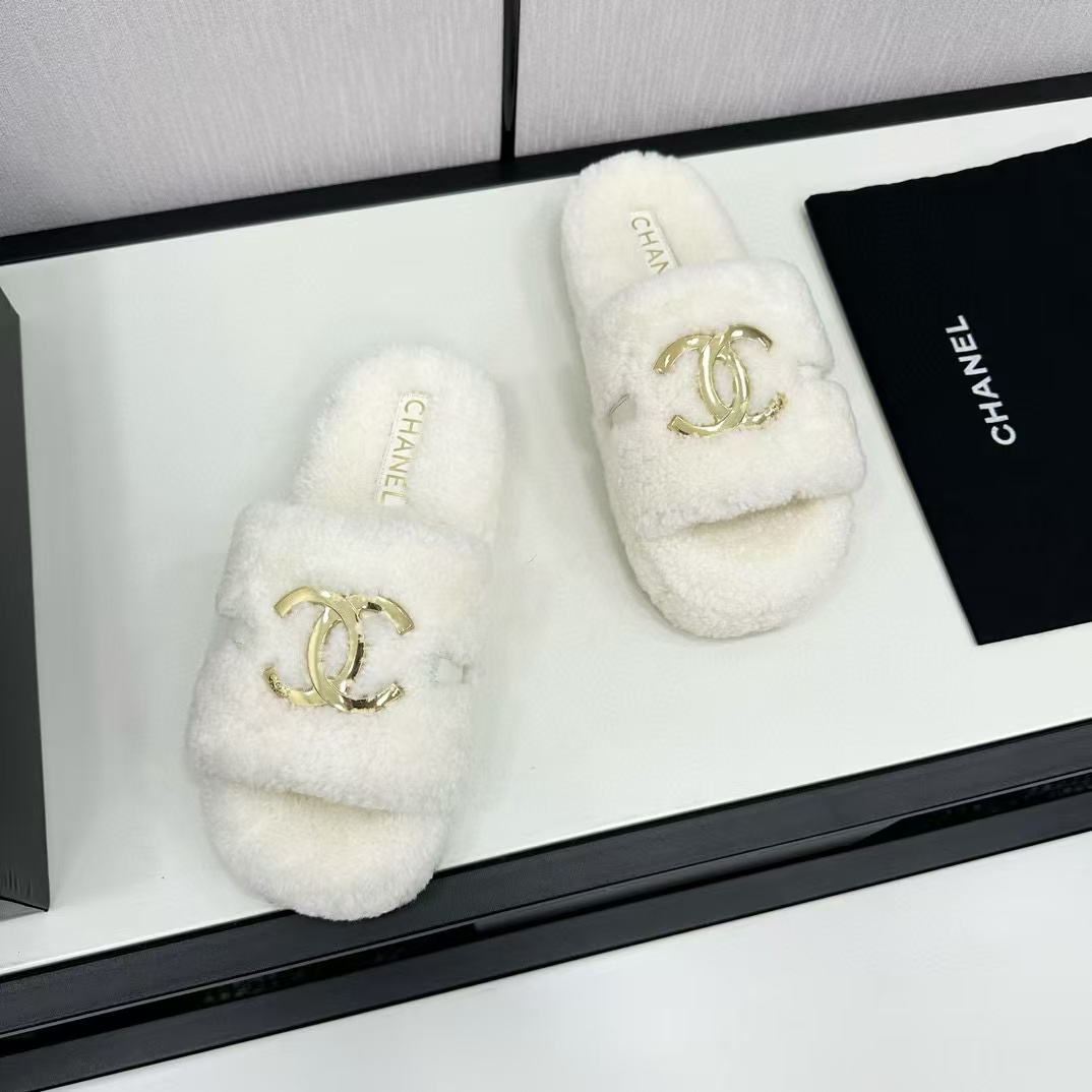 CHANE1 高品質 ダブル C ラージ ロゴ ラムウール スリッパ【50％割引+送料無料】