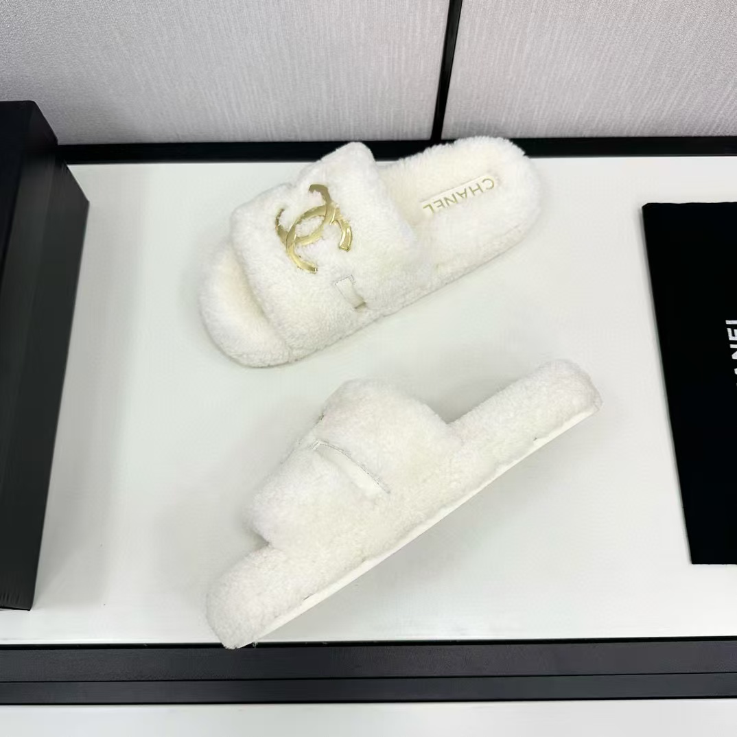 CHANE1 高品質 ダブル C ラージ ロゴ ラムウール スリッパ【50％割引+送料無料】