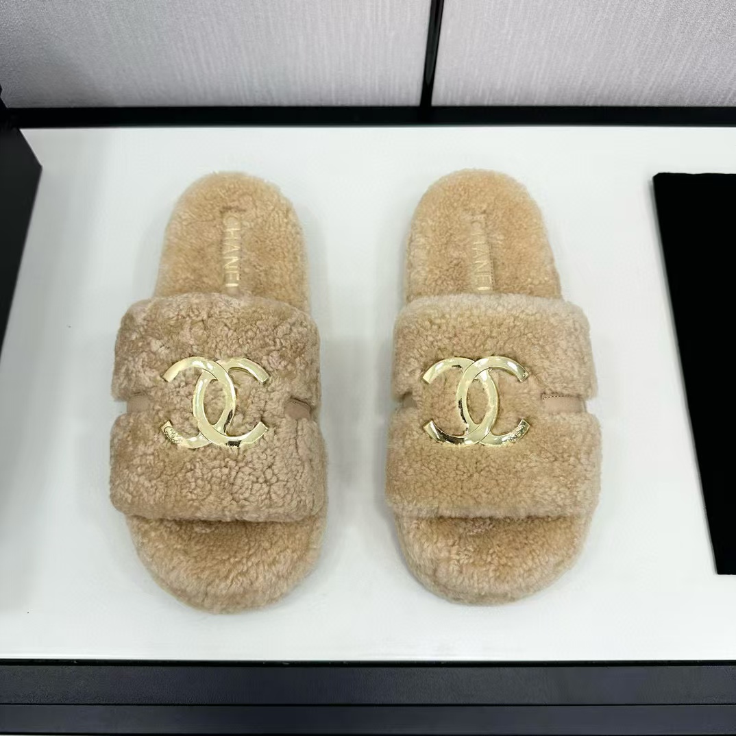 CHANE1 高品質 ダブル C ラージ ロゴ ラムウール スリッパ【50％割引+送料無料】