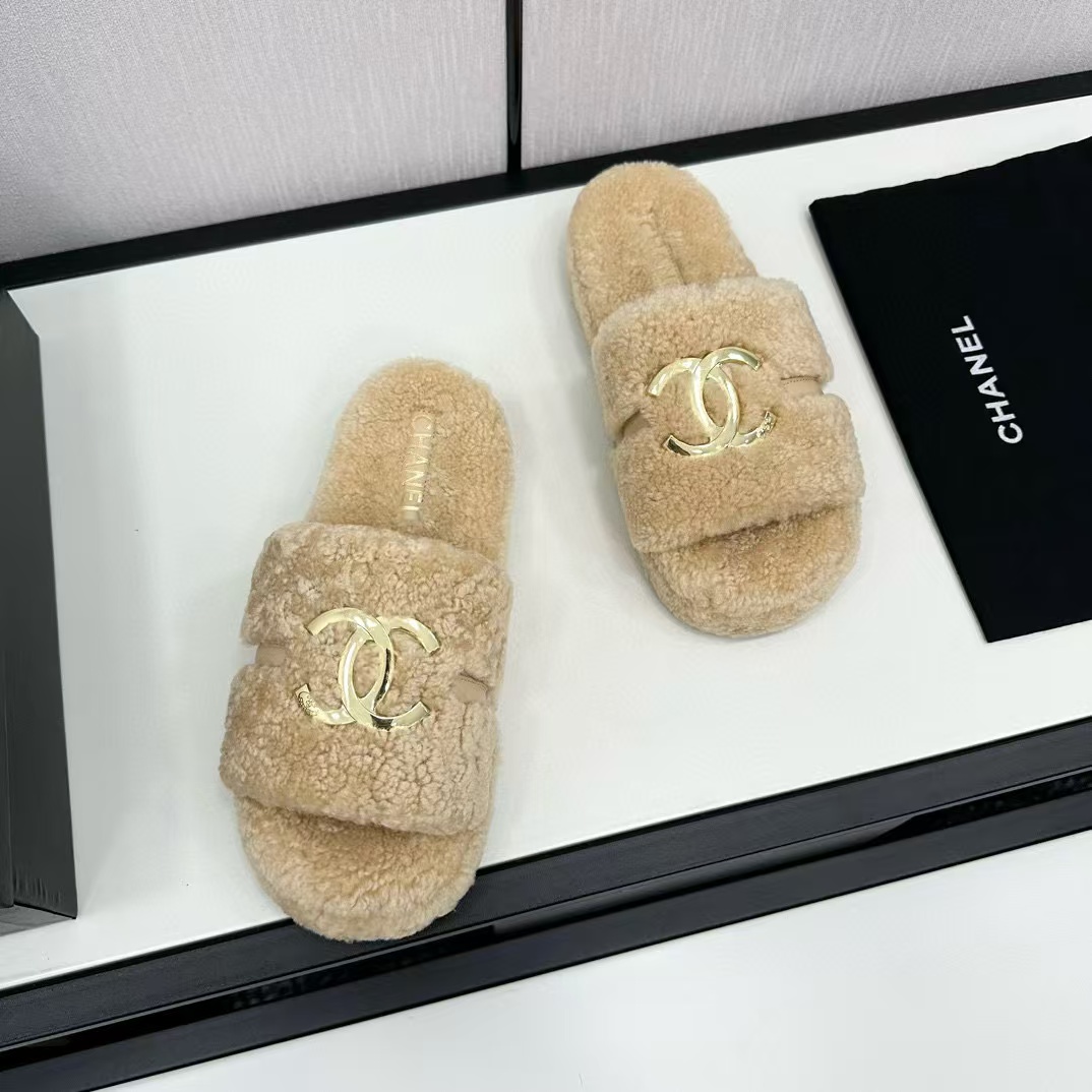 CHANE1 高品質 ダブル C ラージ ロゴ ラムウール スリッパ【50％割引+送料無料】