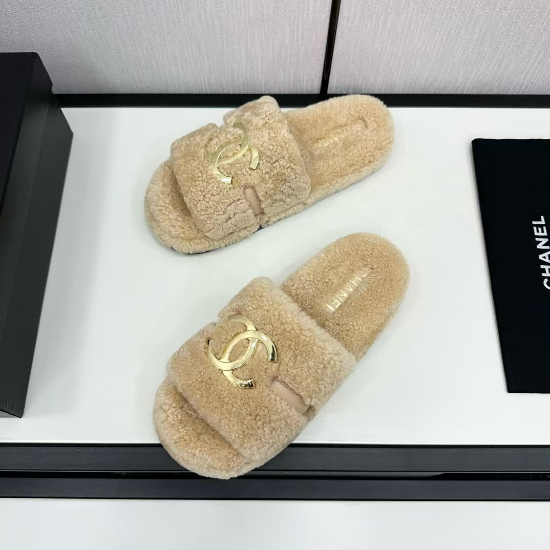 CHANE1 高品質 ダブル C ラージ ロゴ ラムウール スリッパ【50％割引+送料無料】