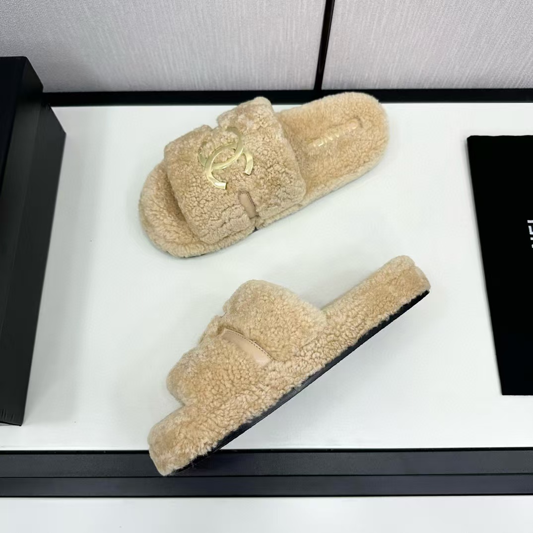 CHANE1 高品質 ダブル C ラージ ロゴ ラムウール スリッパ【50％割引+送料無料】