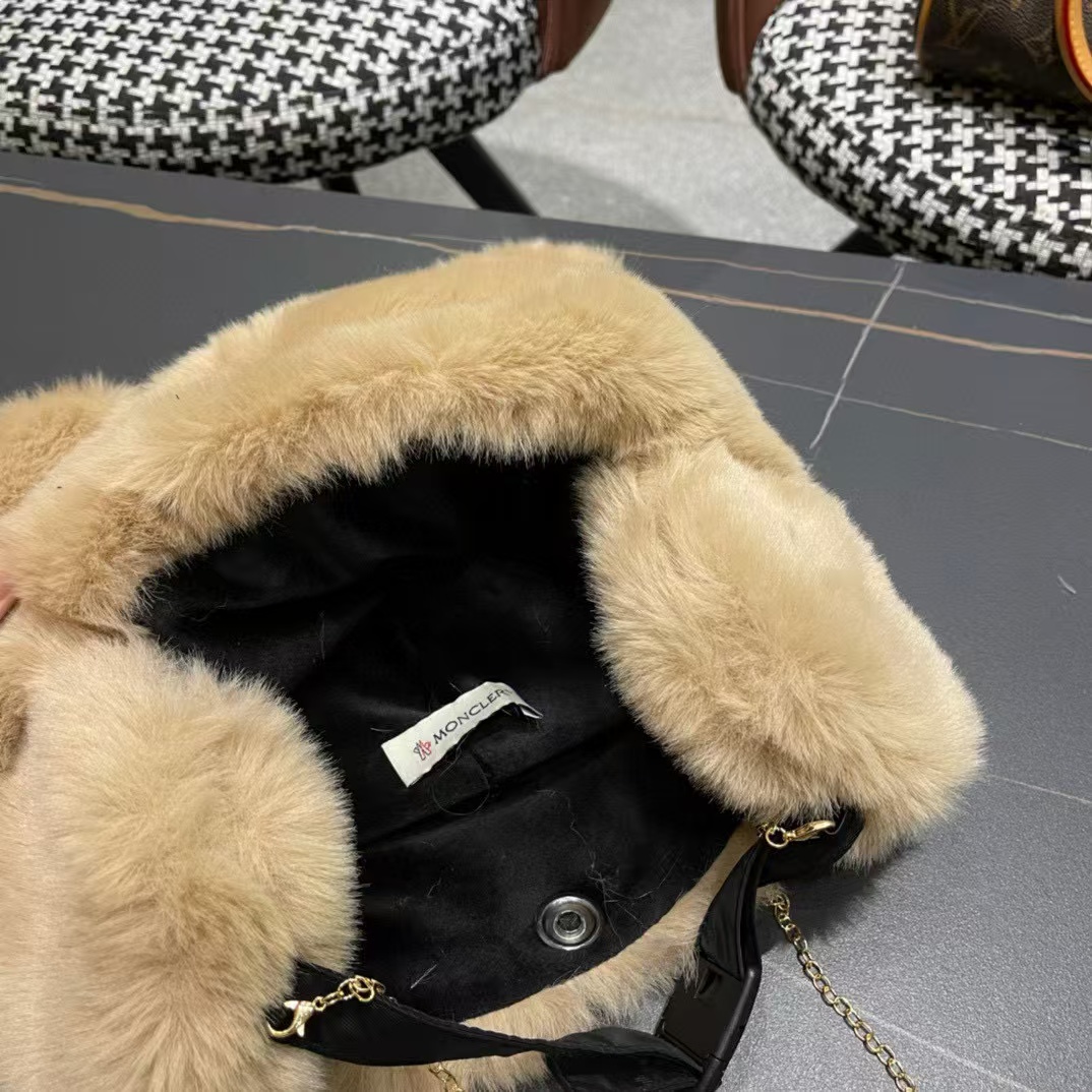 Monclerぬいぐるみのクマの耳保護帽子【 50％割引+送料無料】