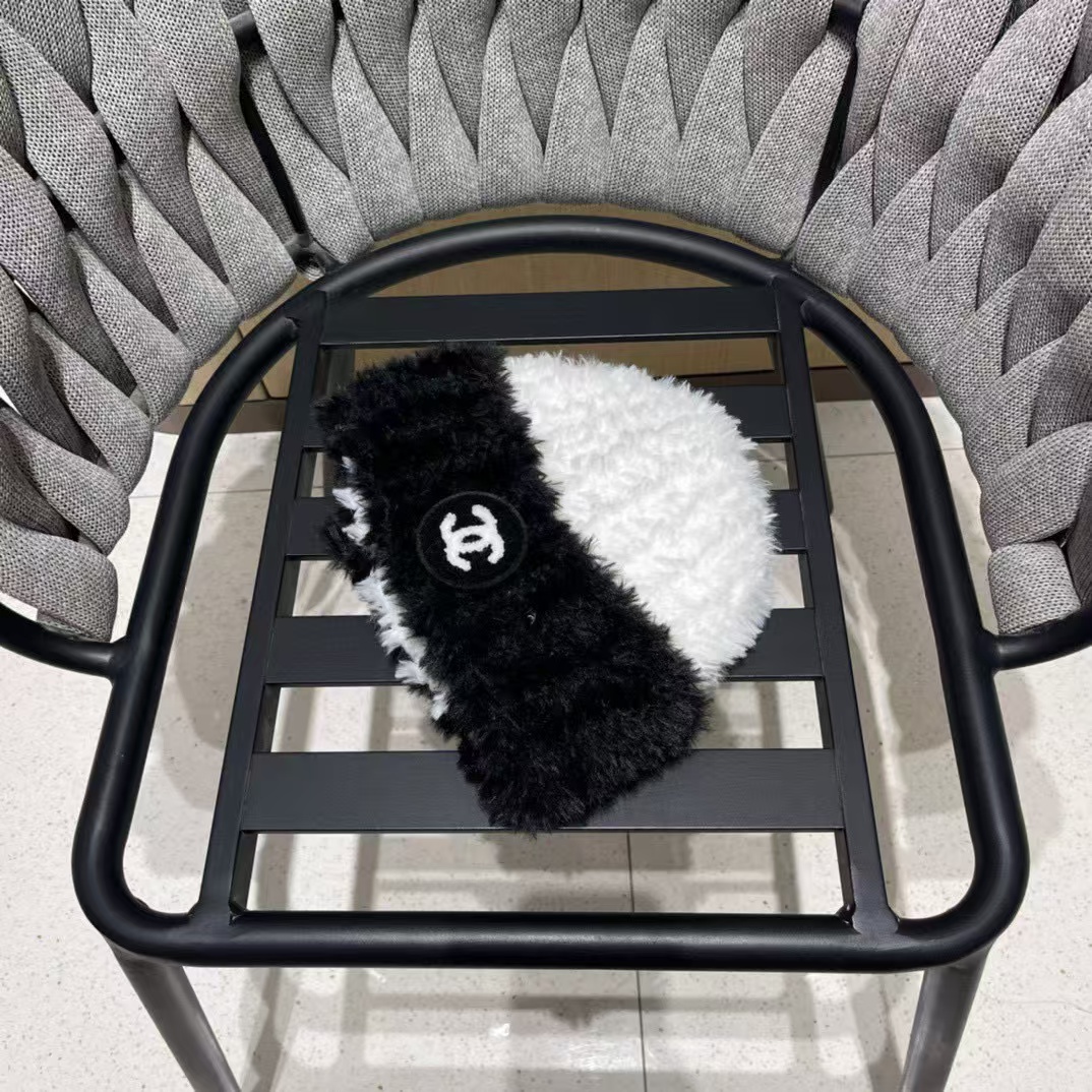 CHANE1 黒と白のカラーマッチングの暖かいビーニー帽【 50％割引+送料無料】