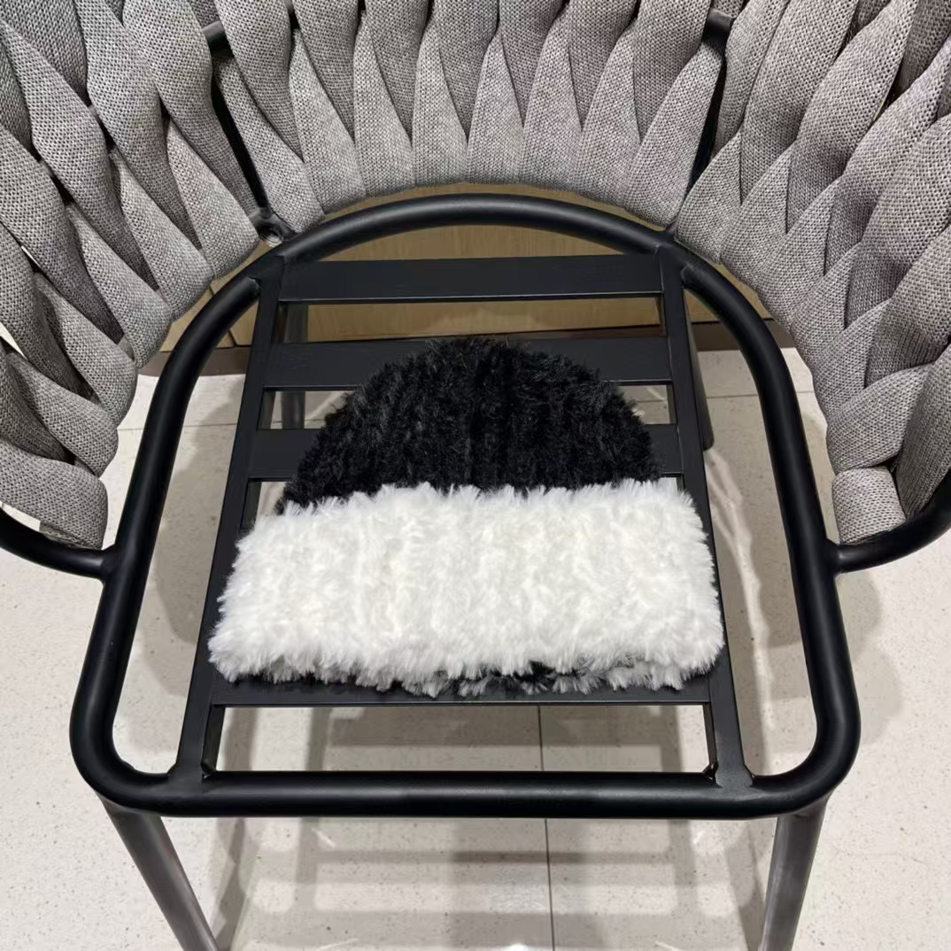 CHANE1 黒と白のカラーマッチングの暖かいビーニー帽【 50％割引+送料無料】