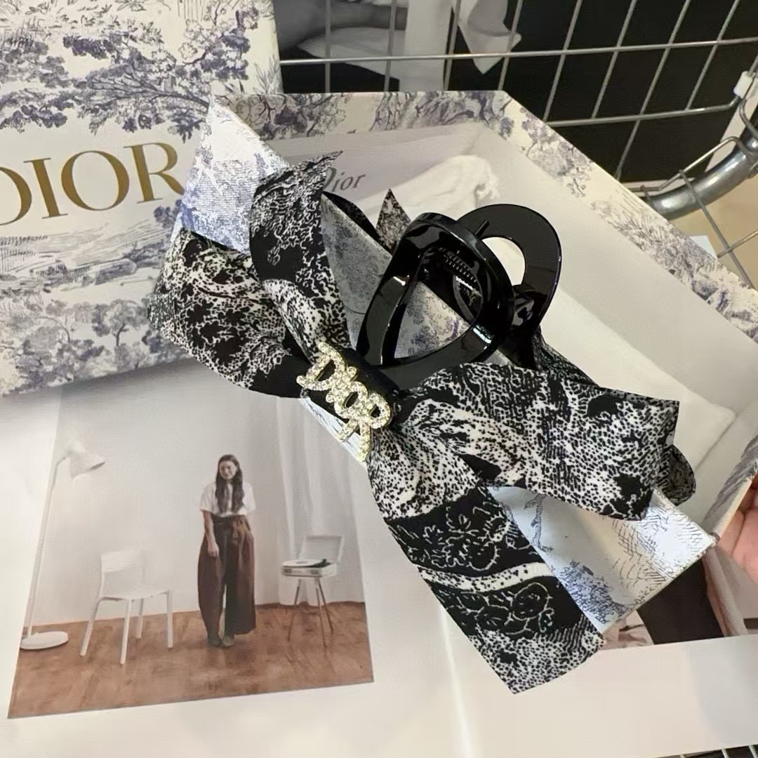 DI0R 老眼用ヘアクリップ【 50％割引+送料無料】