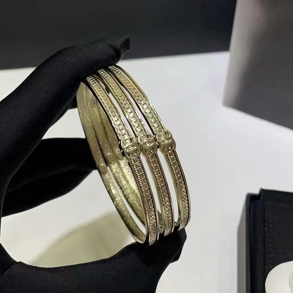 CHANE1 ダブル C スネークボーン スリーインワン ブレスレット【50％割引+送料無料】