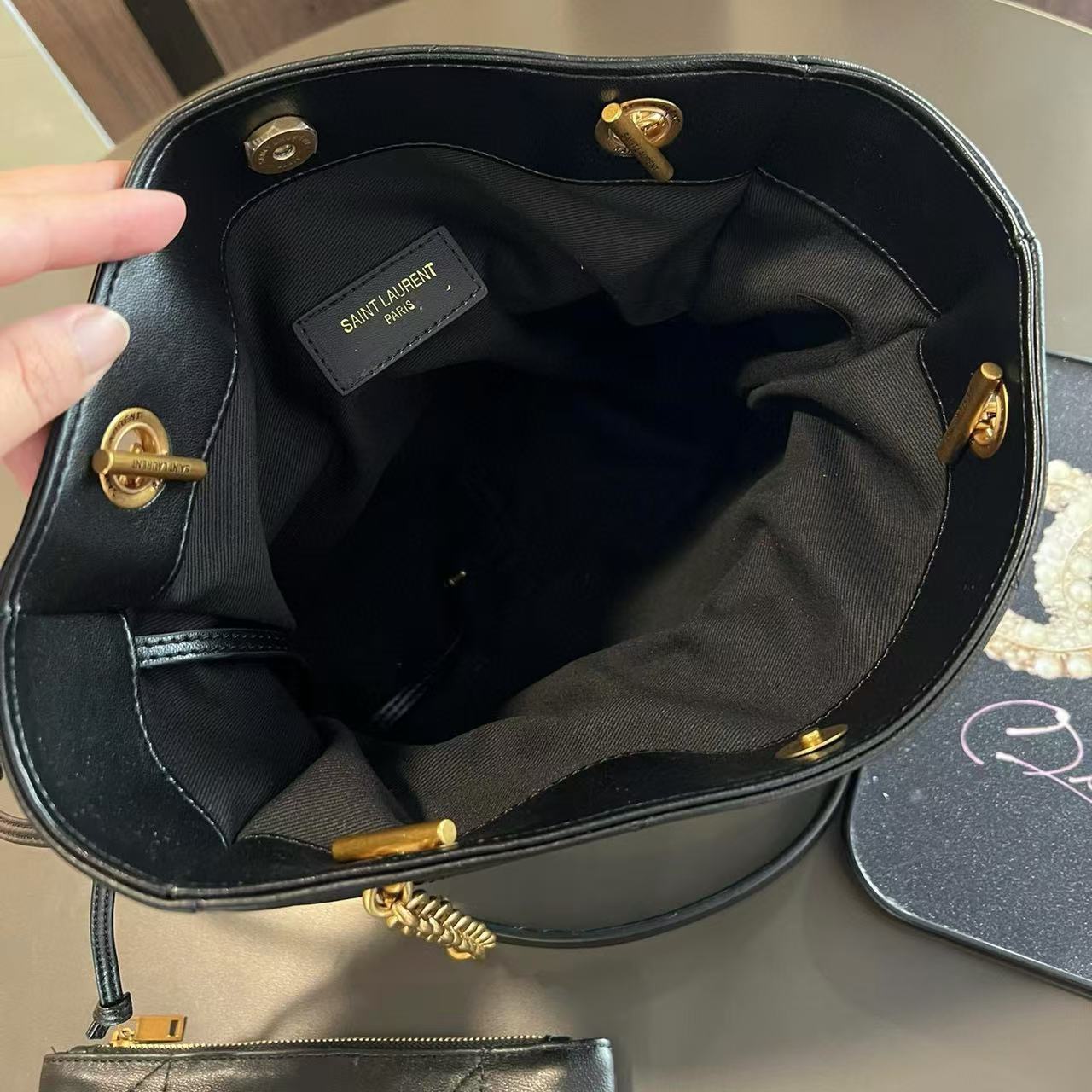 YSL 牛革チェーンバッグ【50％割引+送料無料】