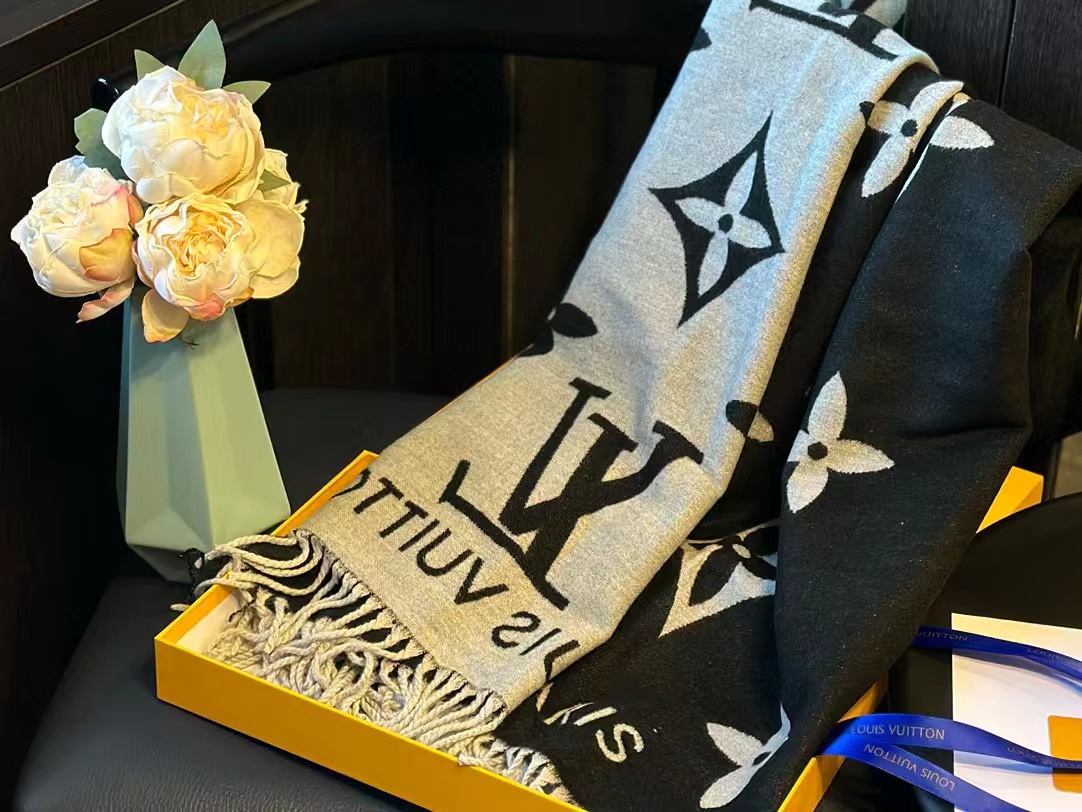 LV 四つ葉のクローバー タッセル カシミヤスカーフ【50％割引+送料無料】