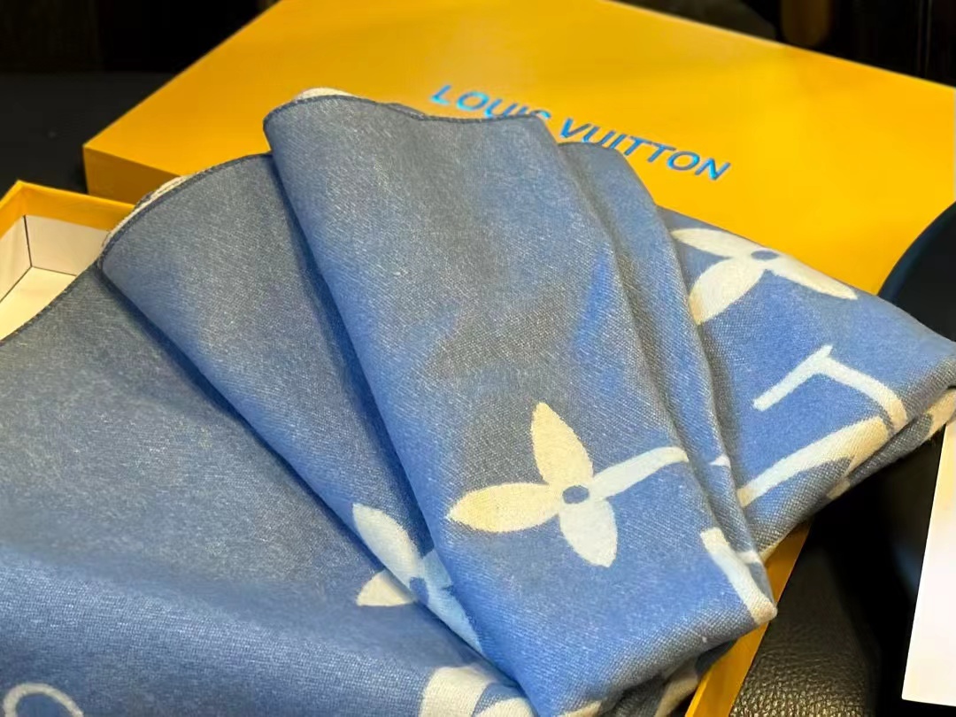 LV 四つ葉のクローバー タッセル カシミヤスカーフ【50％割引+送料無料】