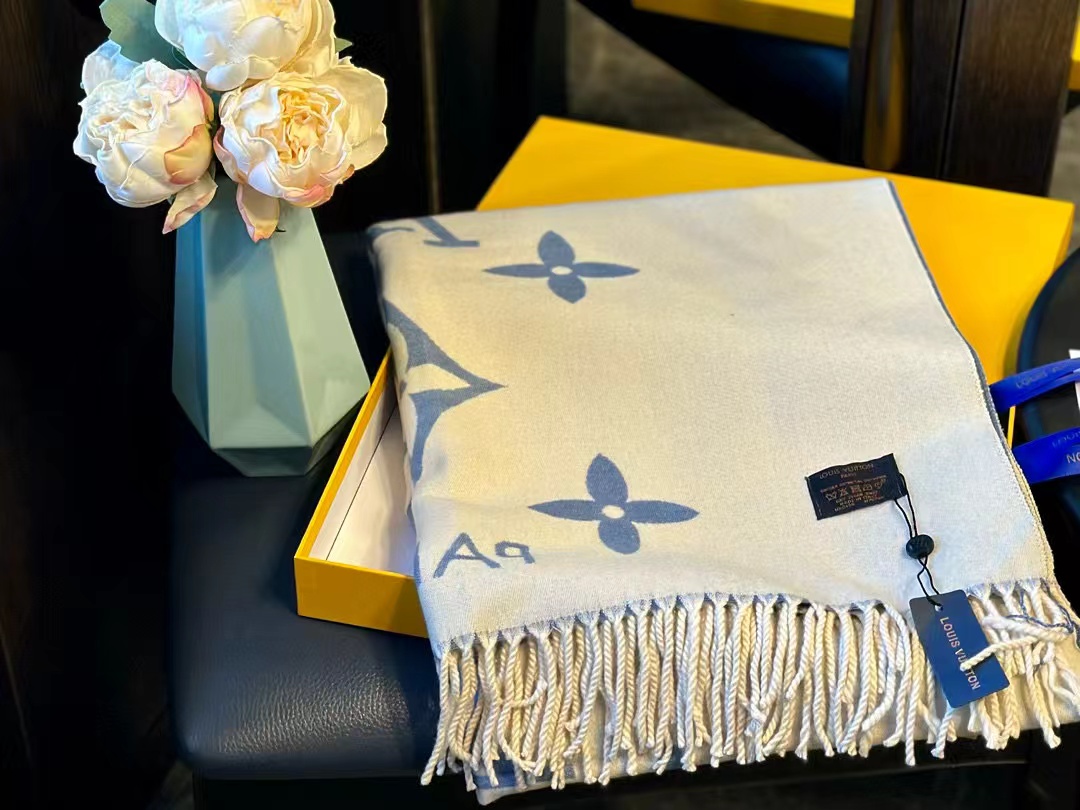 LV 四つ葉のクローバー タッセル カシミヤスカーフ【50％割引+送料無料】