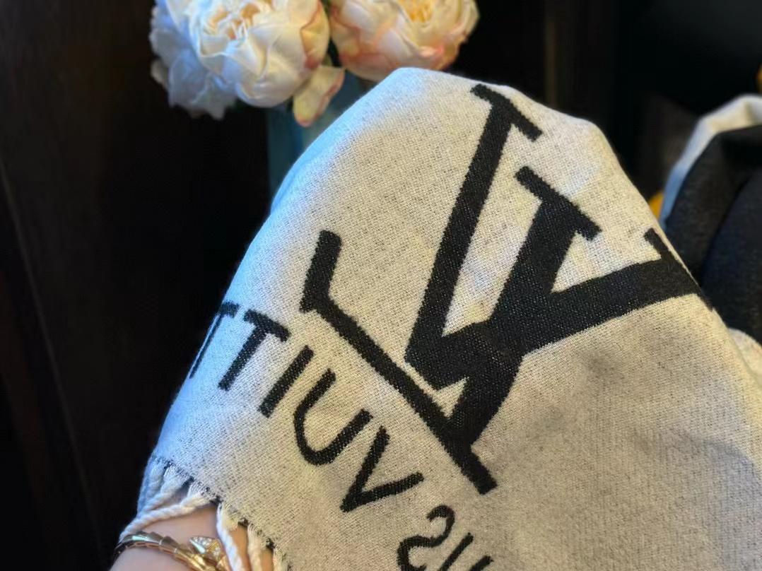 LV 四つ葉のクローバー カシミヤ フリンジスカーフ B【50％割引+送料無料】