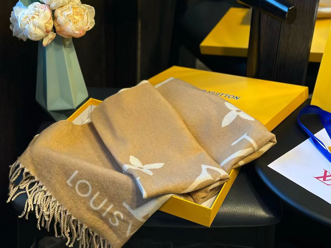 LV 四つ葉のクローバー カシミヤ フリンジスカーフ B【50％割引+送料無料】